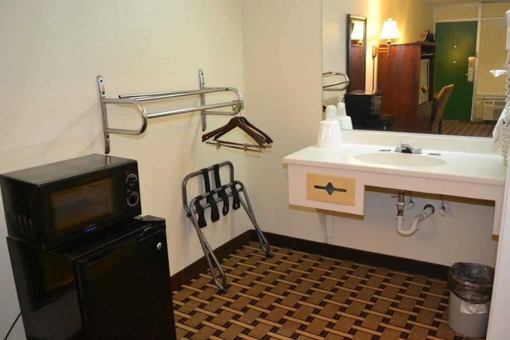 Masters Inn Augusta Washington Rd, I-20 Экстерьер фото